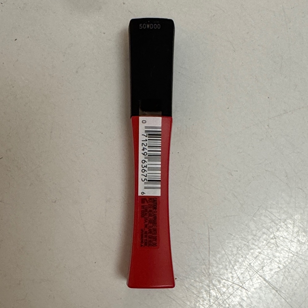 L'Oreal Paris Infallible Red Liquid Lipstick - Picture 3 of 7